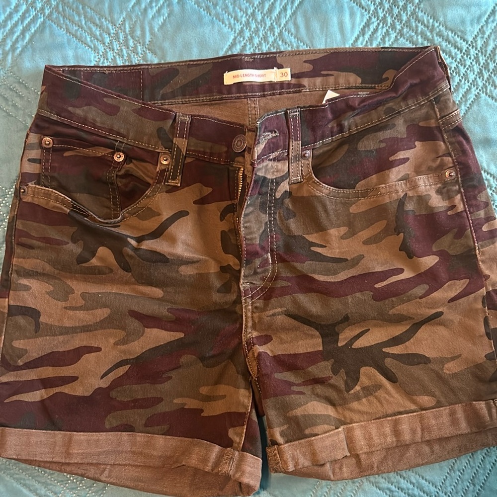 Levi’s shorts